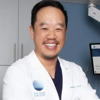 Photo of Dr. Robert S. Huang