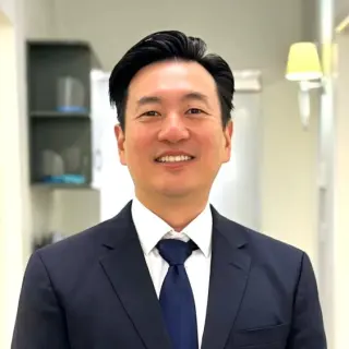 Photo of Dr. Daniel Lee