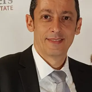Photo of Dr. Armen Hartoorian