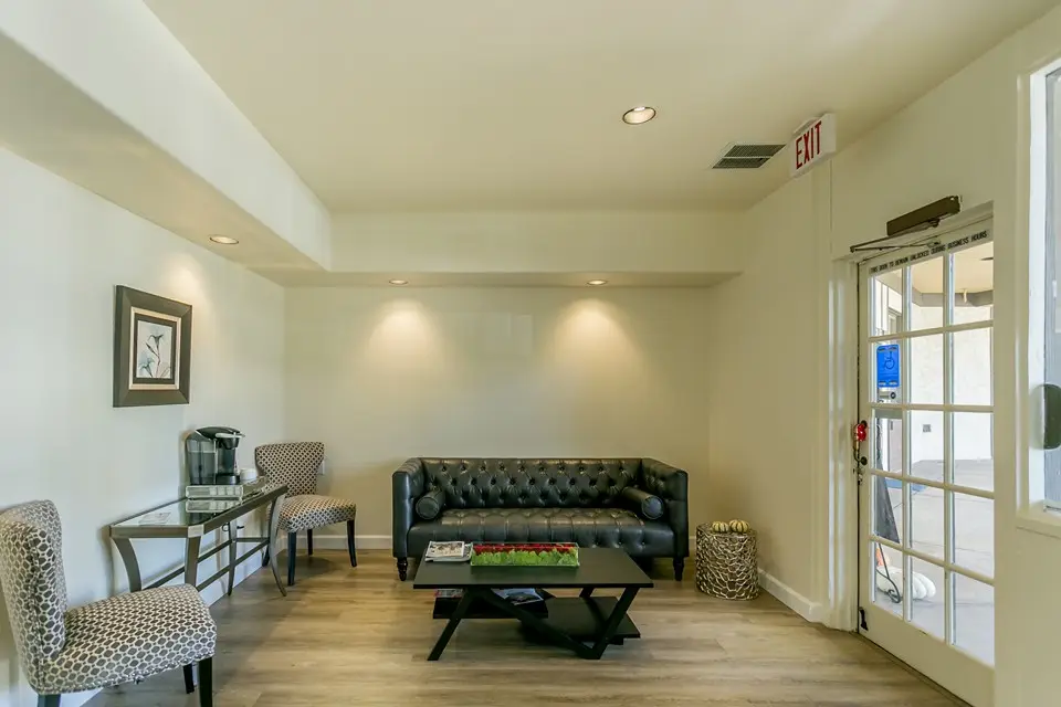 Treatment room at A Brilliant Smile Shirin Etemadi DDS, Thousand Oaks, Thousand Oaks