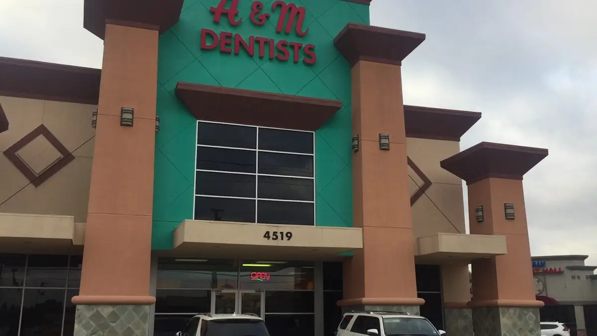 Front entrance of A&M Dentists, Energy Corridor, Houston