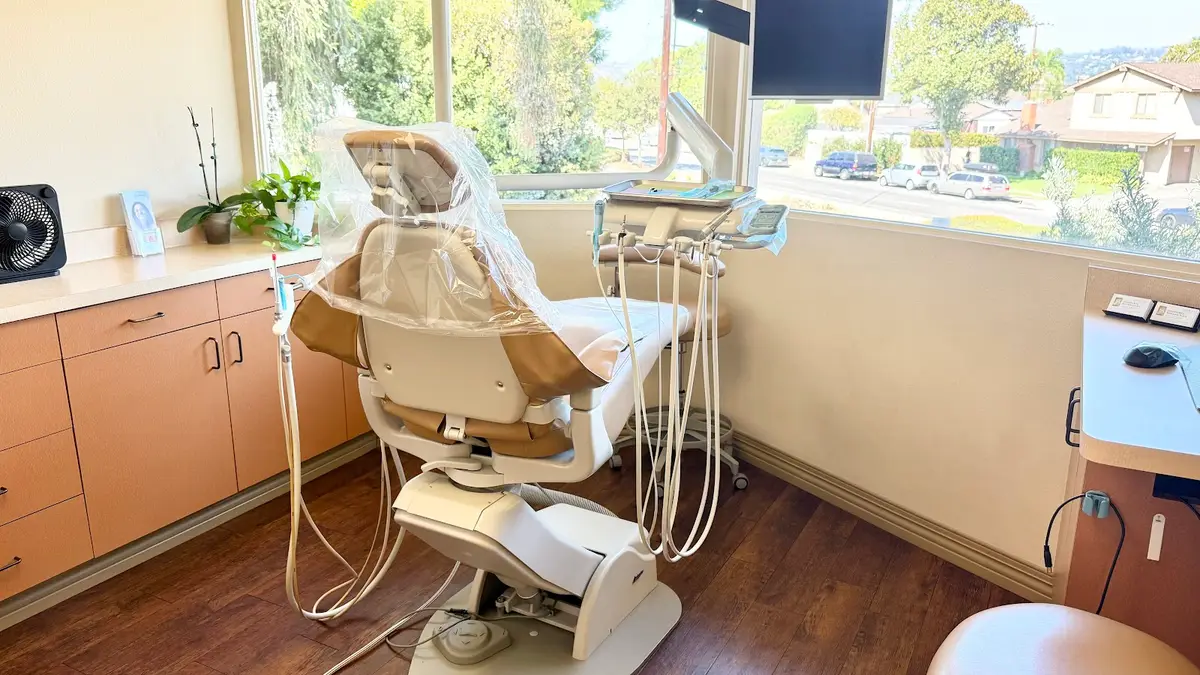 Front entrance of Alejandro J Salcedo DDS, Gerald P Roodzant DDS, Whittier, Whittier