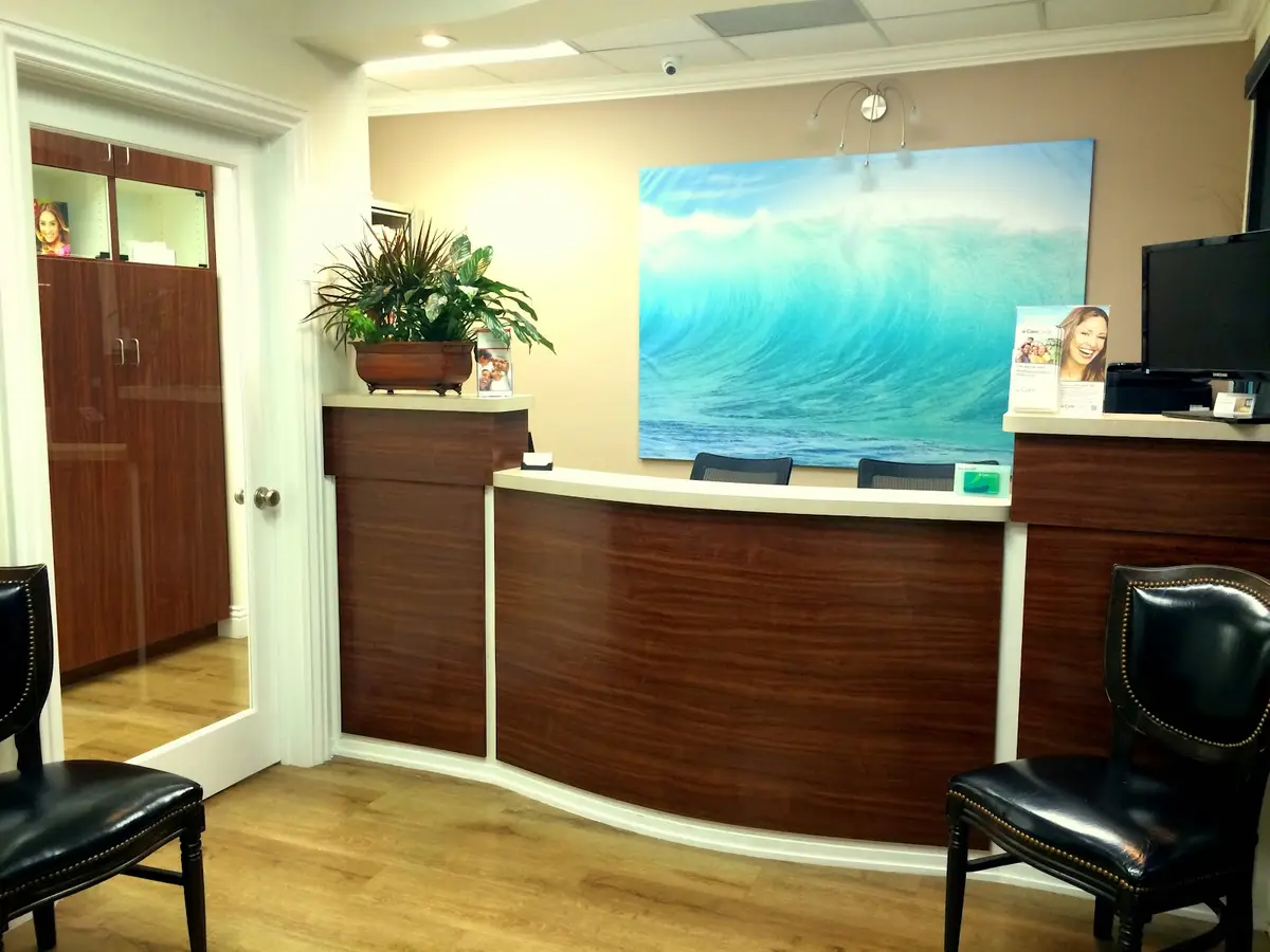Front entrance of Alicia Parkway Dental, Laguna Hills, Laguna Hills