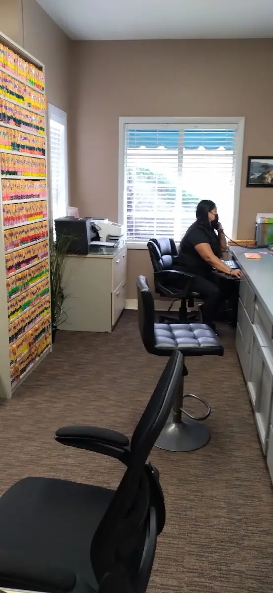 Front entrance of Arby A. Gutierrez, DDS, Long Beach, Long Beach