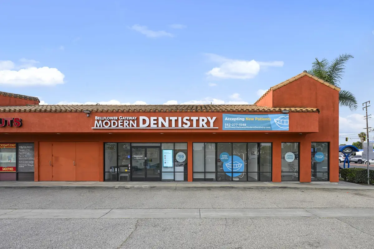 Front entrance of Bellflower Gateway Modern Dentistry, Bellflower, Bellflower