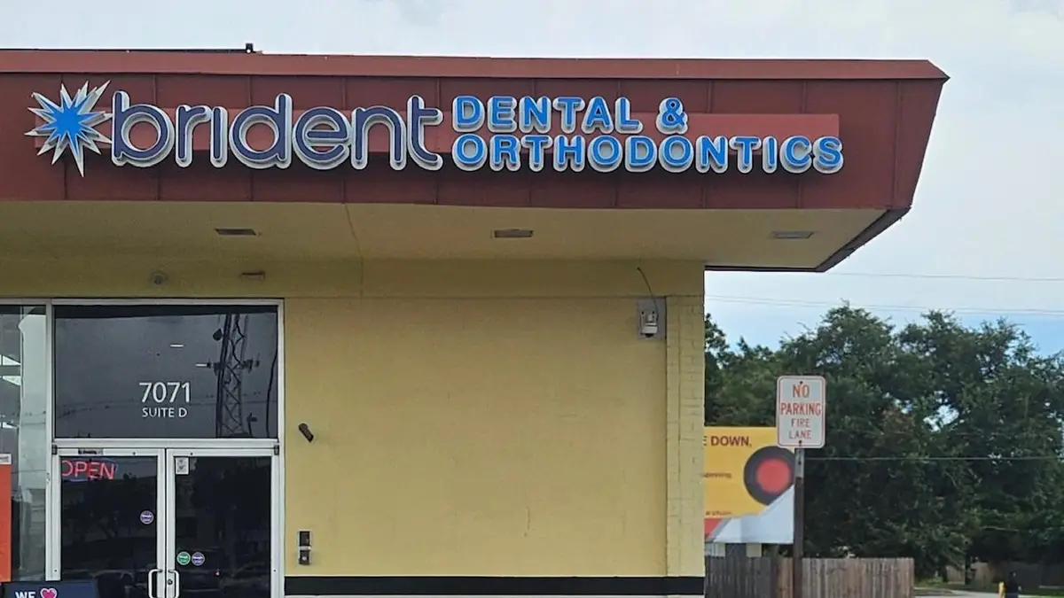 Front entrance of Brident Dental & Orthodontics, Gulfgate, Houston