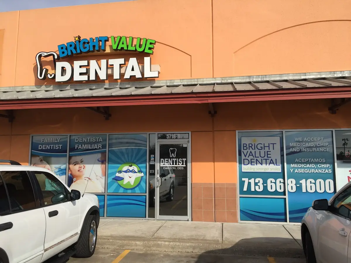 Waiting area at Bright Value Dental - David Yu, DDS, Gulfton, Houston