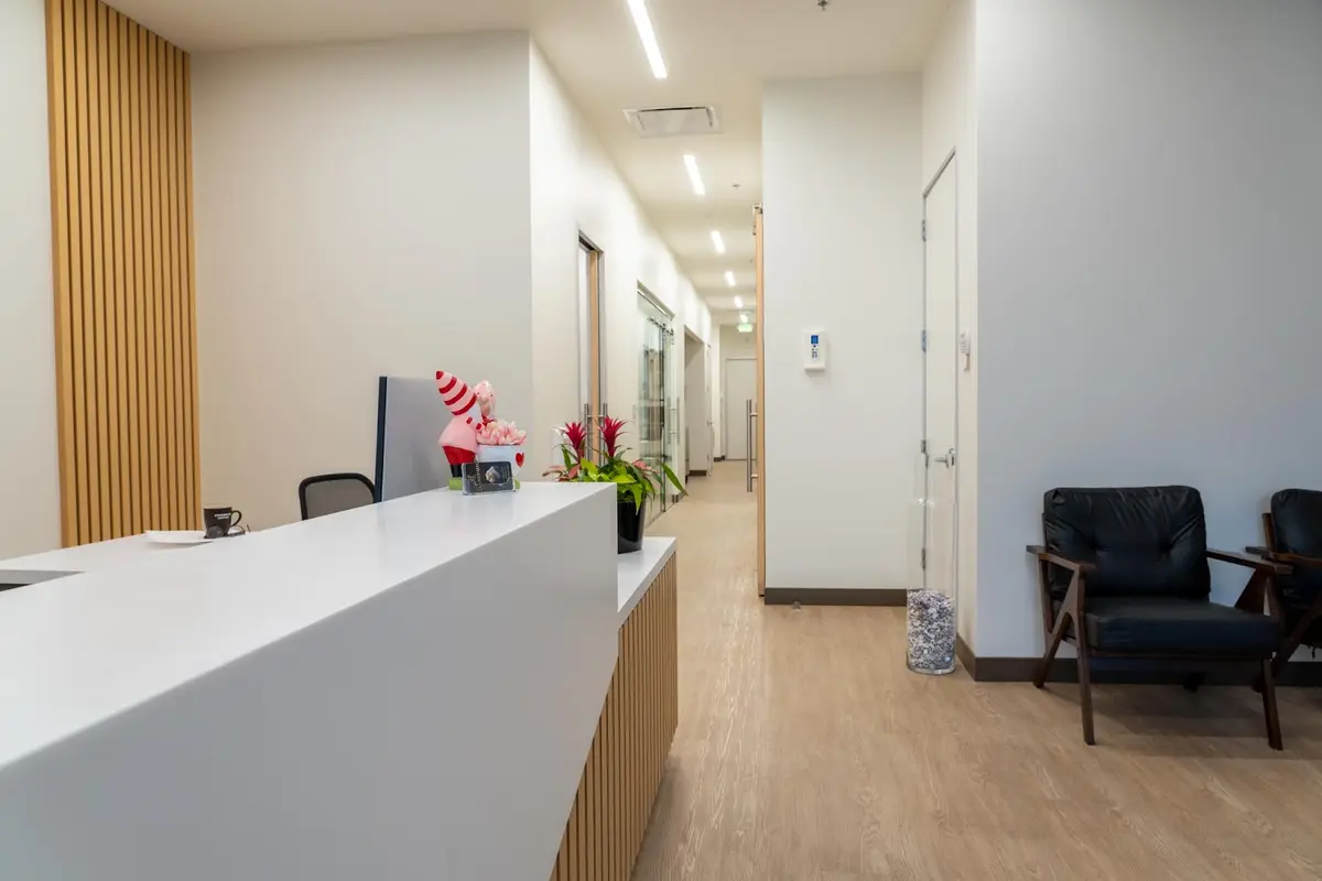 Waiting area at Chukhman Dental Studio, PC, Valencia, Valencia