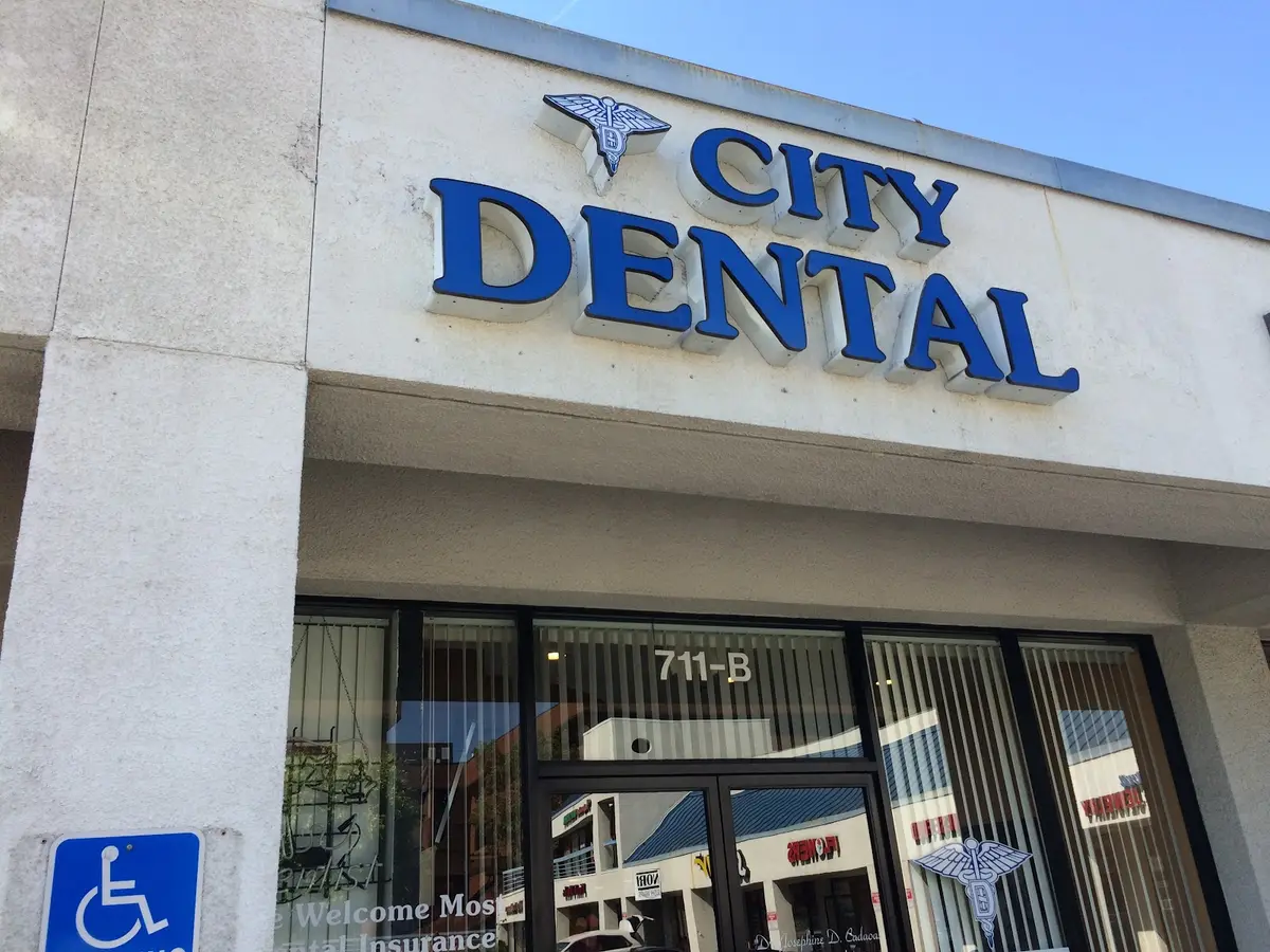 Front entrance of City Dental, Pasadena, Pasadena