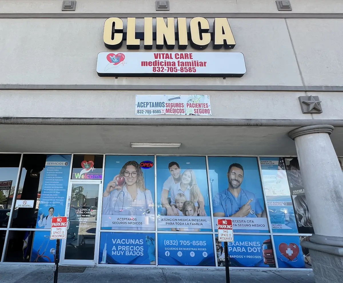 Front entrance of Clinica Vital Care 1, Greenspoint, Houston