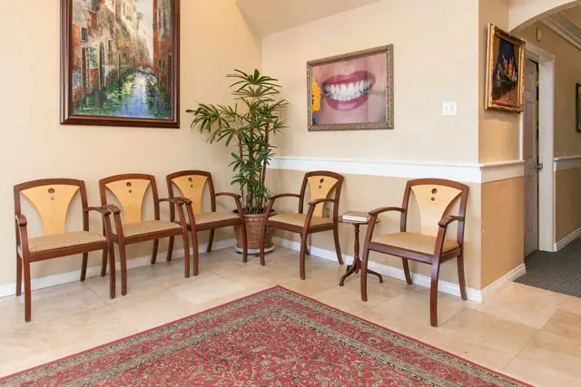 Front entrance of David M. Harris DDS, Laguna Hills, Laguna Hills