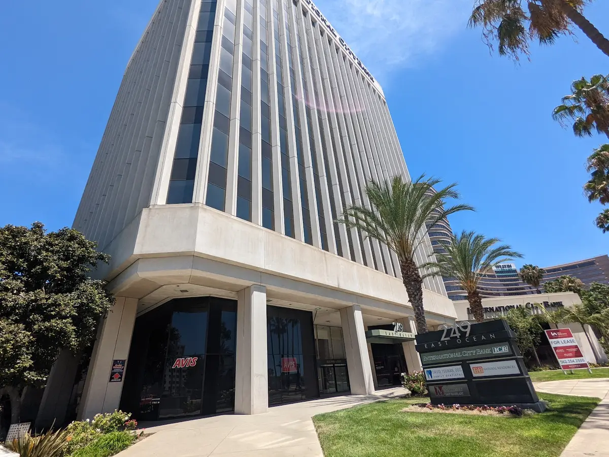 Reception at David Younan, DDS: Long Beach Dental Wellness, Long Beach, Long Beach