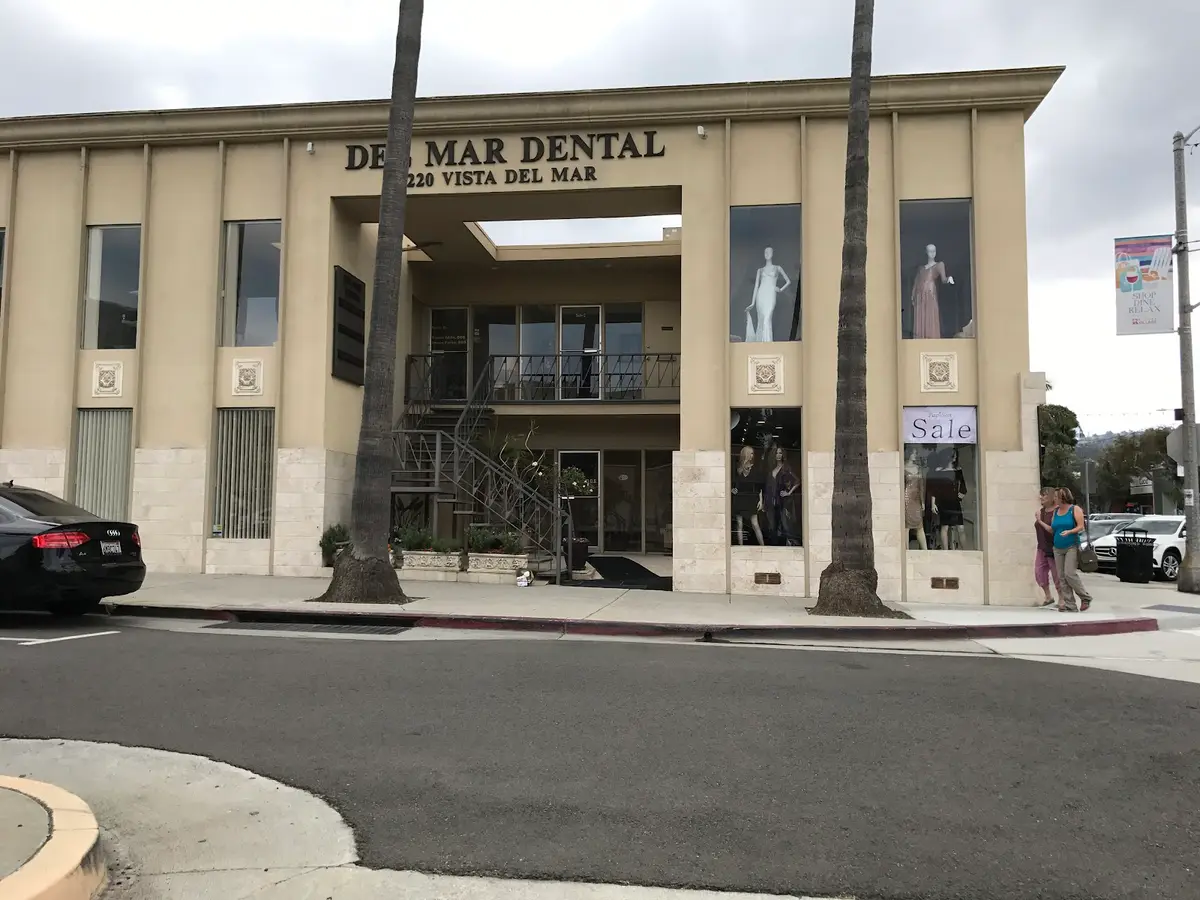 Front entrance of Dean Furkioti DDS, Redondo Beach, Redondo Beach