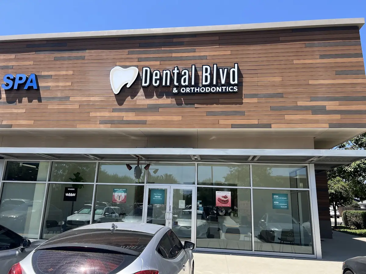Reception at Dental Blvd, North Hills, North Hills