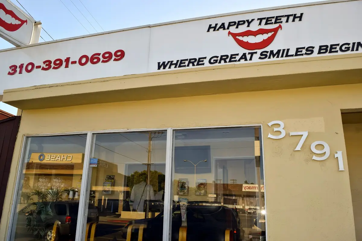 Treatment room at Dental Emergency Los Angeles Dr. King, Mar Vista, Los Angeles
