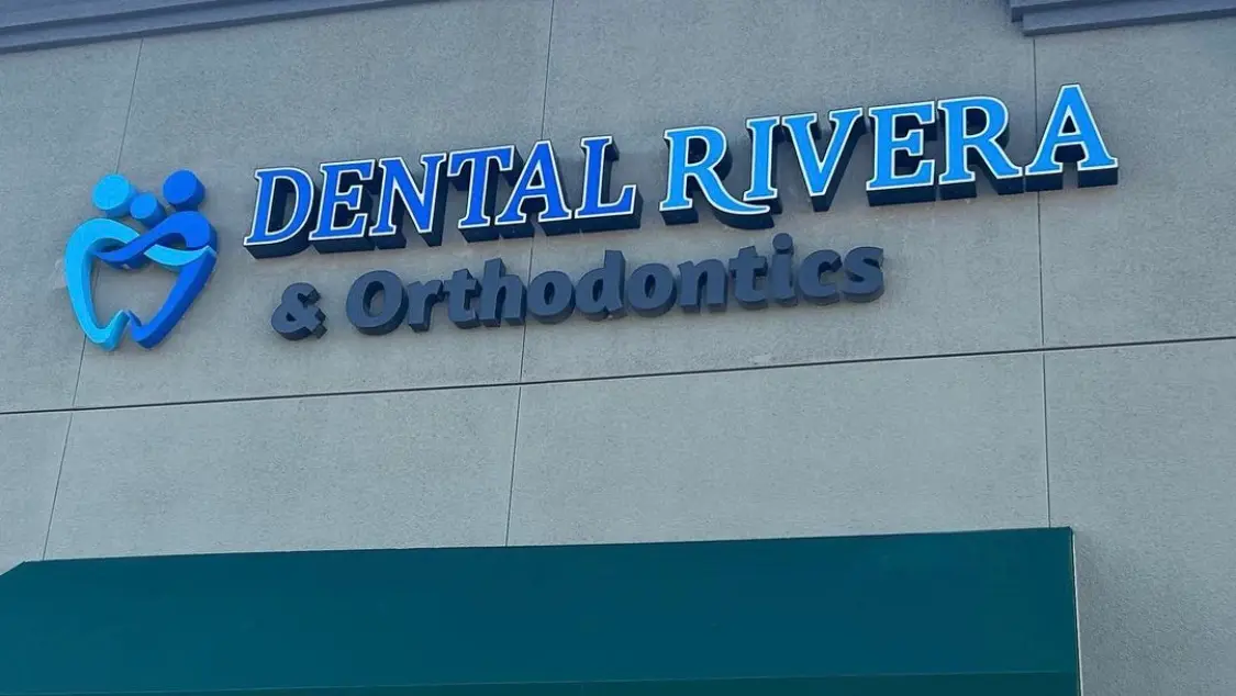 Front entrance of Dental Rivera Pico Rivera - Dentist & Dental Implants, Pico Rivera, Pico Rivera