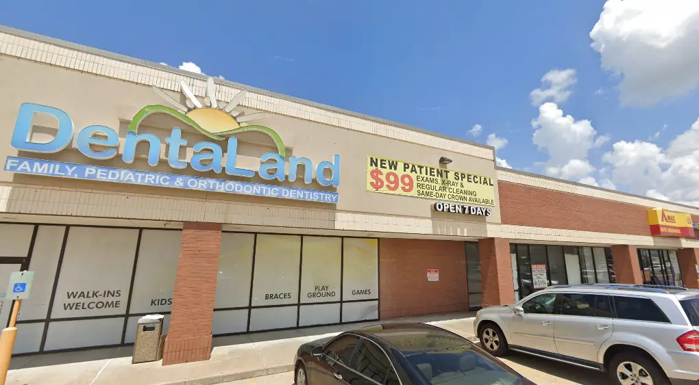 Chairside at DentaLand Dentistry, Energy Corridor, Houston