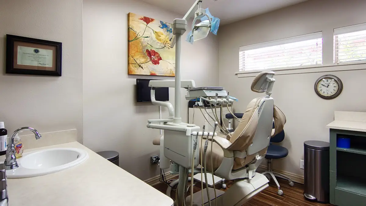 Waiting area at Dr. Chase Baker, Oak Forest, Houston