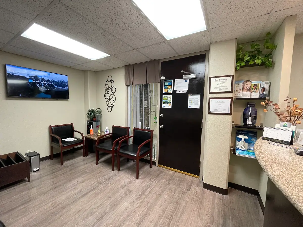 Front entrance of Dr. Hong-Yu Kao, DDS, Hacienda Heights, Hacienda Heights