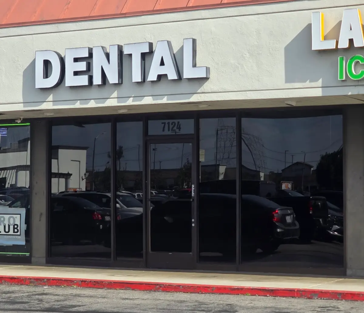 Reception at Dr. Jae-Youn Kim, DDS, Bell Gardens, Bell Gardens