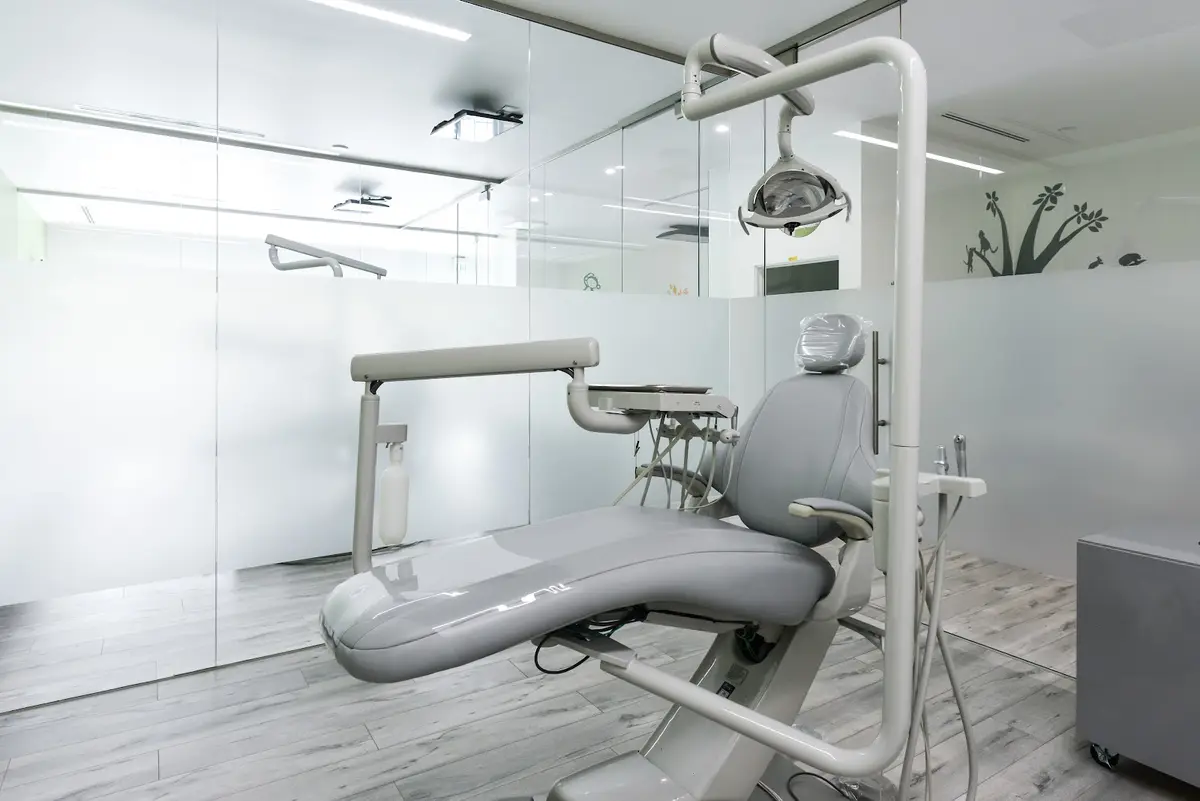 Front entrance of Dr. Kyung S. Yu, DDS, La Habra, La Habra