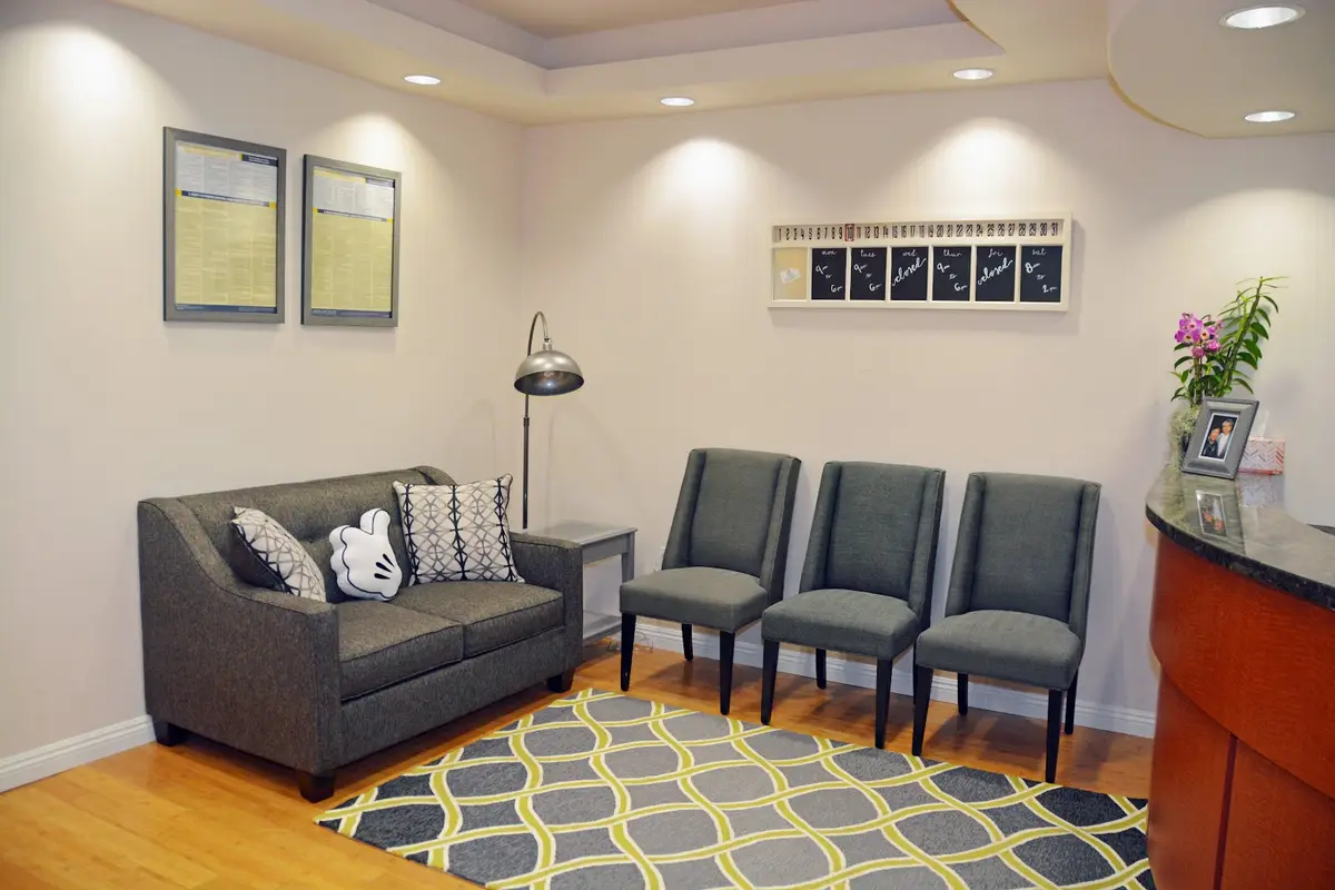 Waiting area at Dr. Marvin Tong DDS, Valencia, Valencia