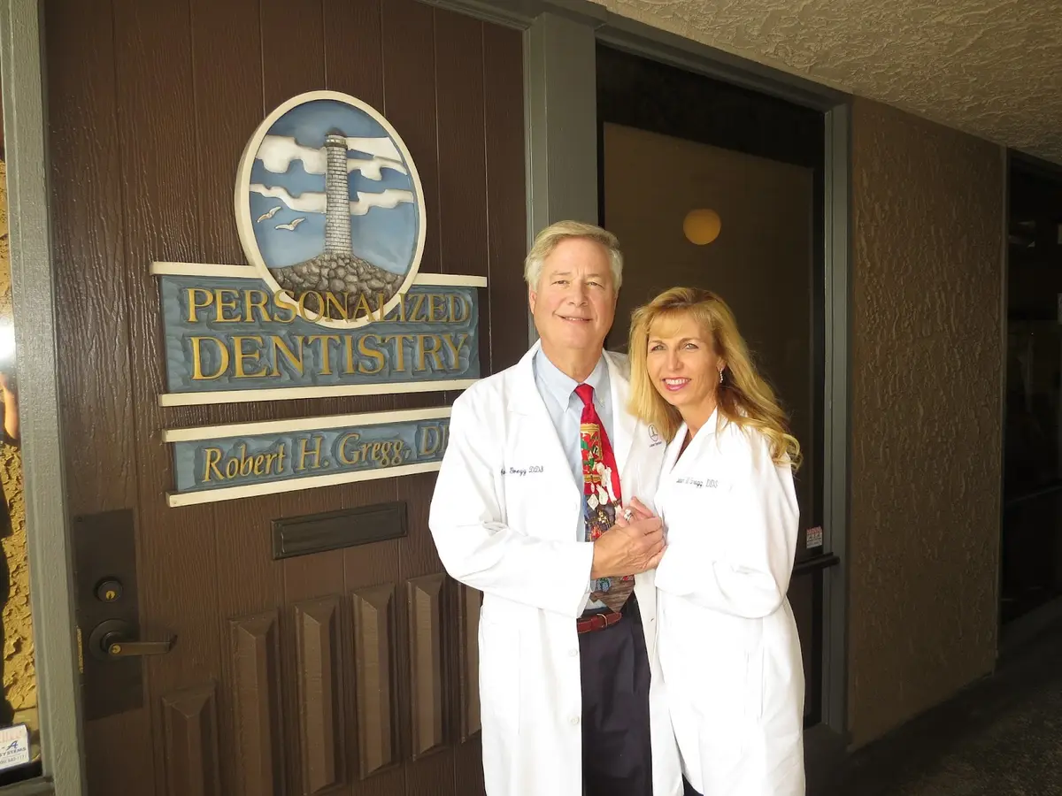 Front entrance of Dr. Robert H. Gregg II, DDS, Cerritos, Cerritos