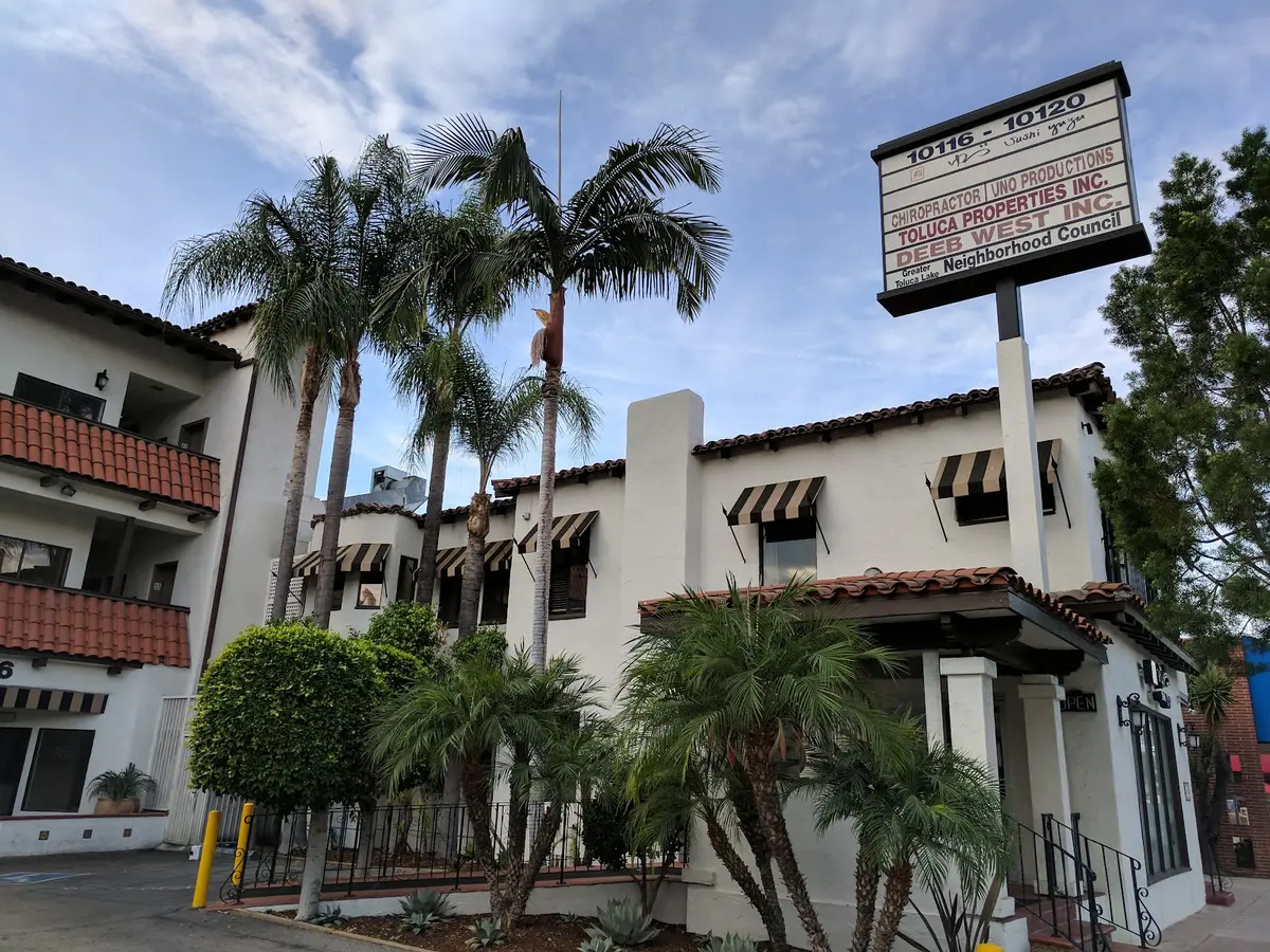 Treatment room at Dr. Shahriyar Banihashemi, Toluca Lake, Toluca Lake