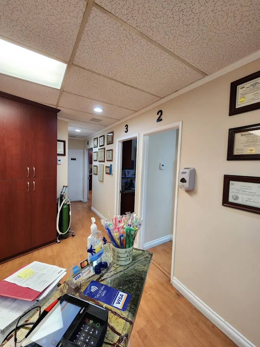 Front entrance of Dr. Vic A. Derbalian, DDS, Tarzana, Tarzana