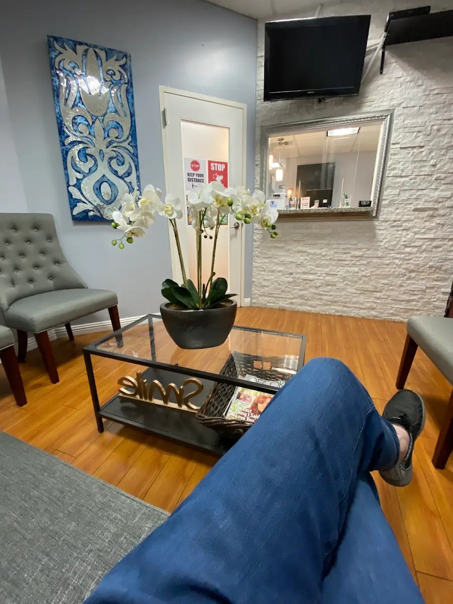 Waiting area at Dr. Vivian C. Banaria, Hollywood, Los Angeles