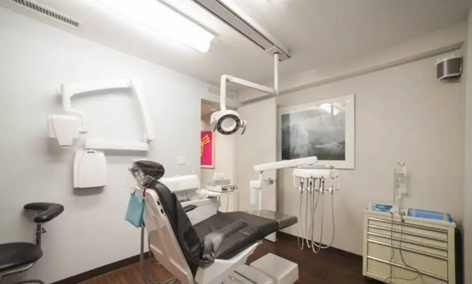 Treatment room at Dr. William Parker Emergency Dentist La Habra 24 Hours, La Habra, La Habra