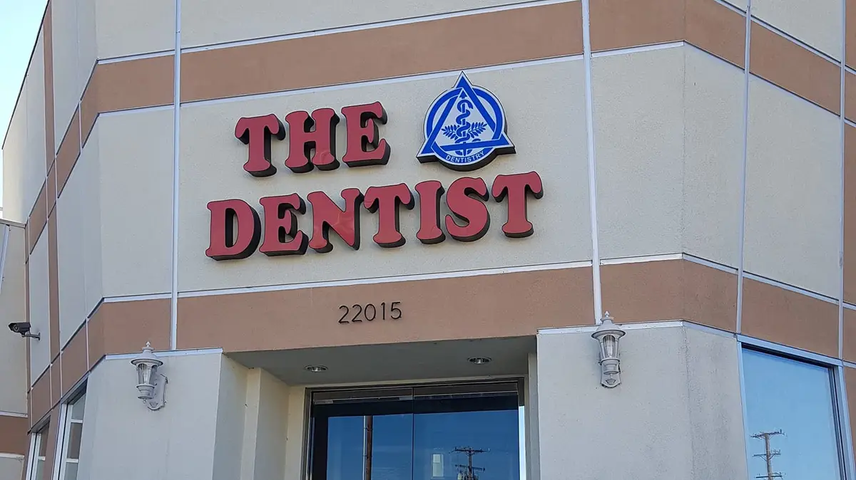 Waiting area at Eduardo M. Gabuten, DDS, Carson, Carson
