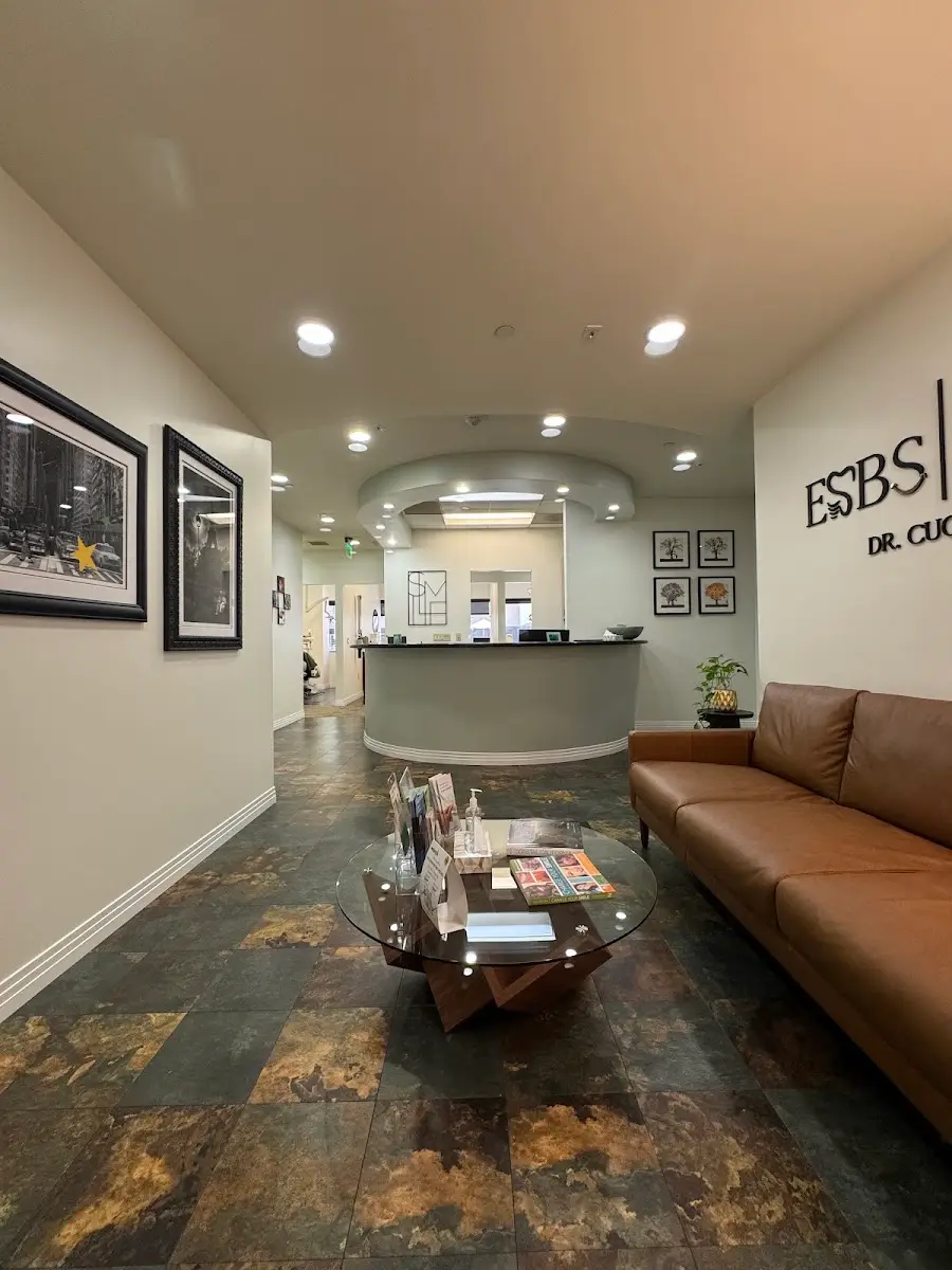 Front entrance of El Segundo Beautiful Smiles | Dr. Cuong Nguyen DMD, MPH, El Segundo, El Segundo