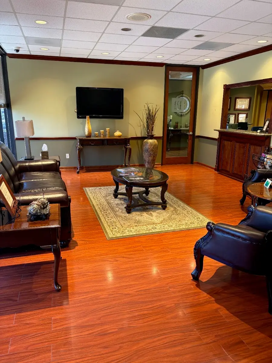Waiting area at Eva Boldridge DMD PA, Mid West, Houston