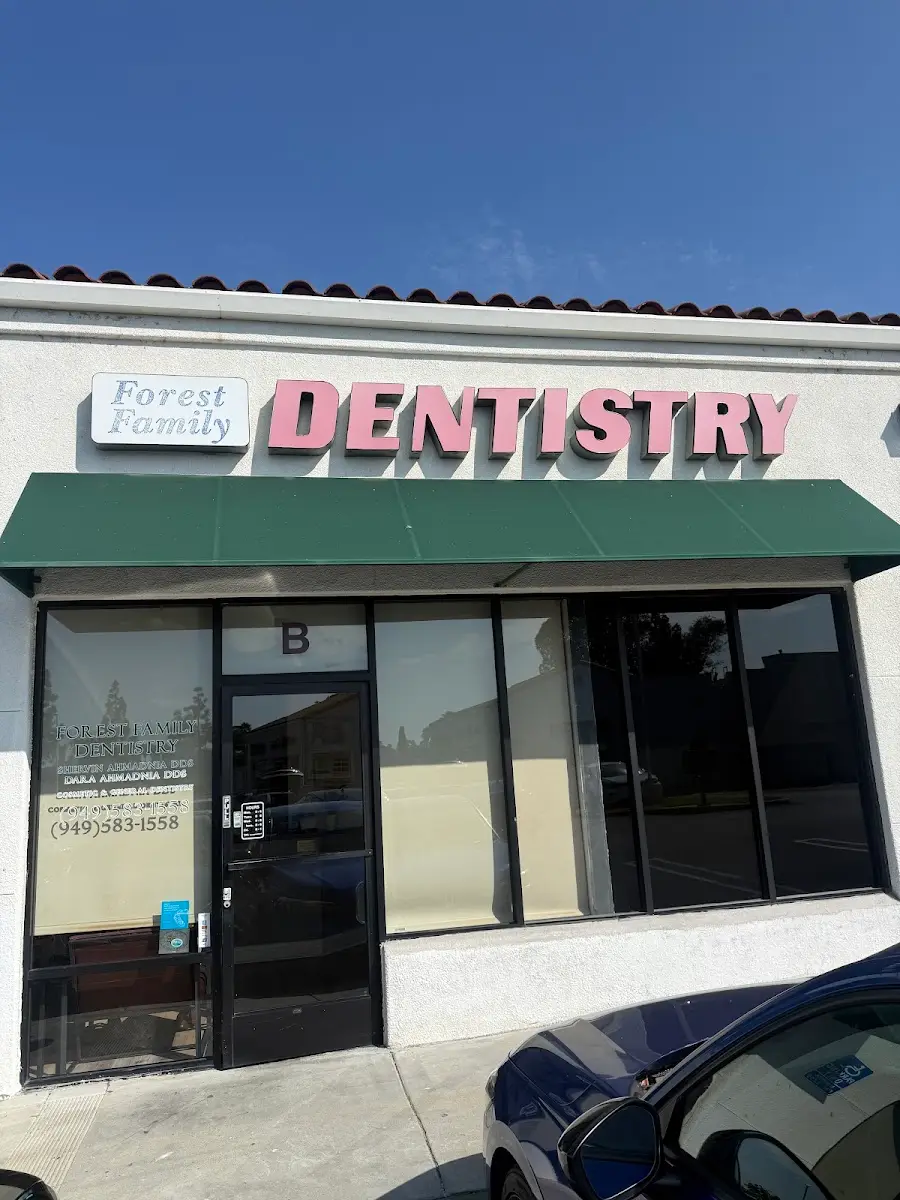 Waiting area at Forest Family Dentistry - Shervin Ahmadnia, DDS, Lake Forest, Lake Forest