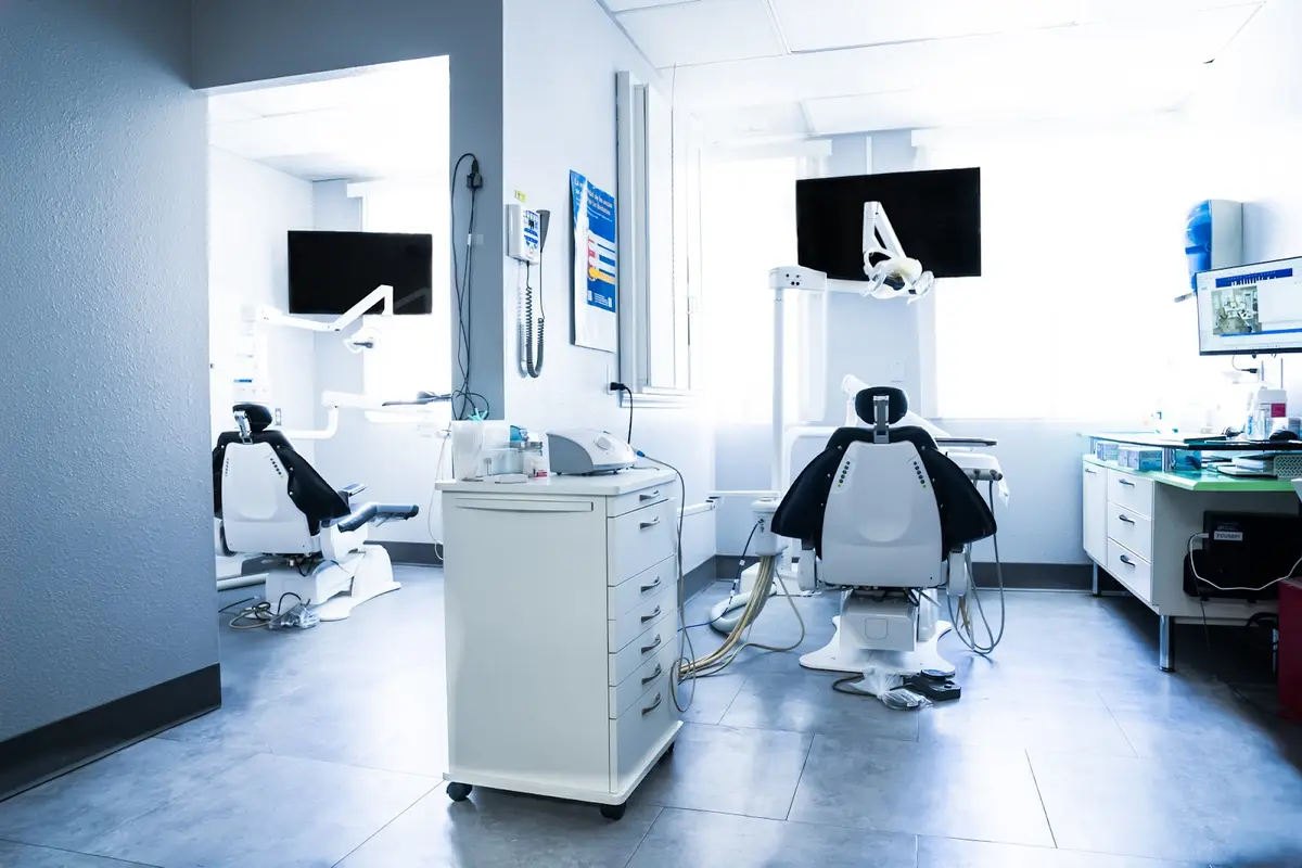 Front entrance of Gardena Dental Implants, Gardena, Gardena