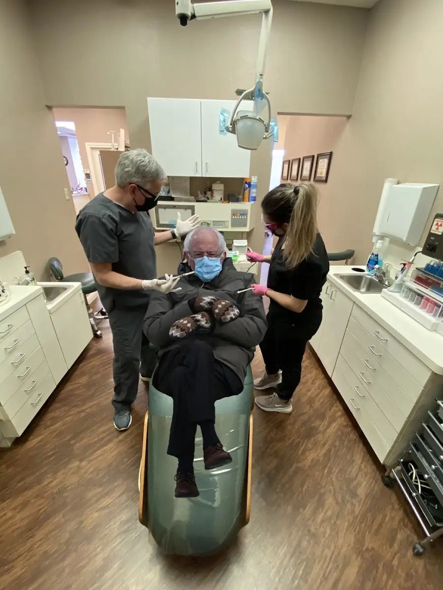 Waiting area at Hibbs J Eric, DDS, Love Field, Dallas