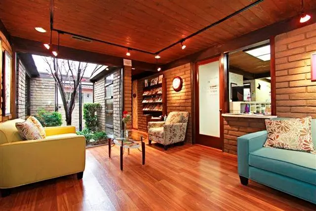 Waiting area at Jack Von Bulow, DDS, Temple City, Temple City