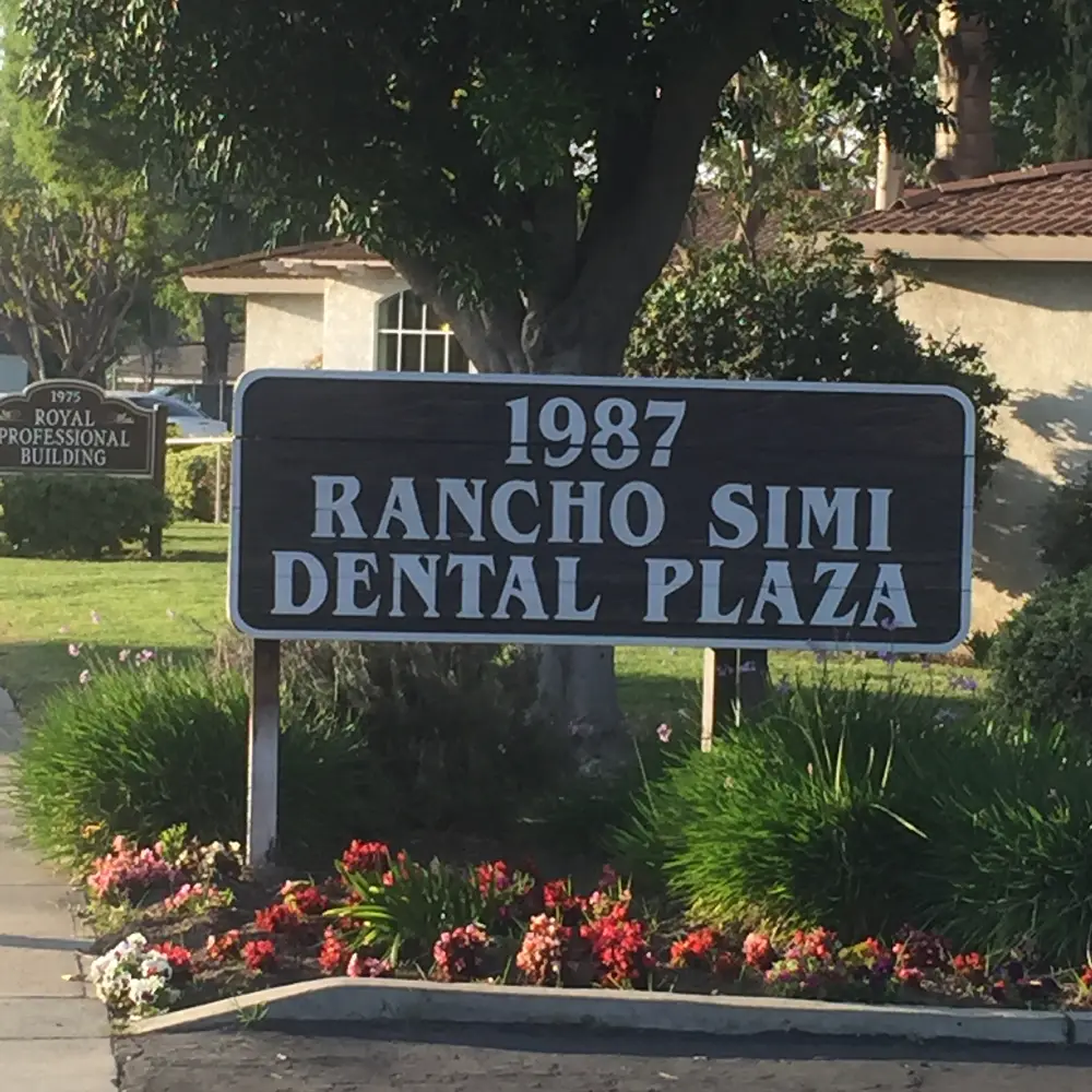 Front entrance of Jeannette Tokuyama DDS & Lisa Hansen DDS, Simi Valley, Simi Valley