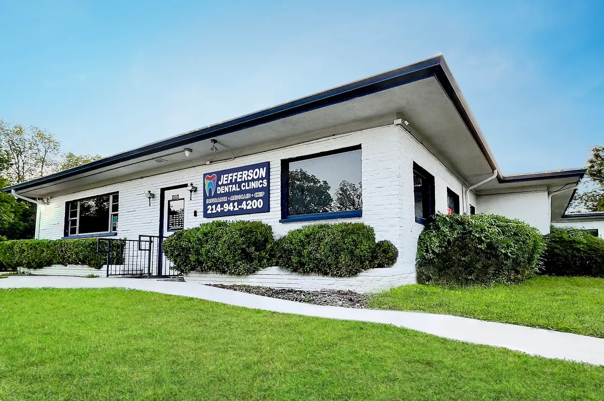 Front entrance of Jefferson Dental & Orthodontics, Oak Cliff, Dallas