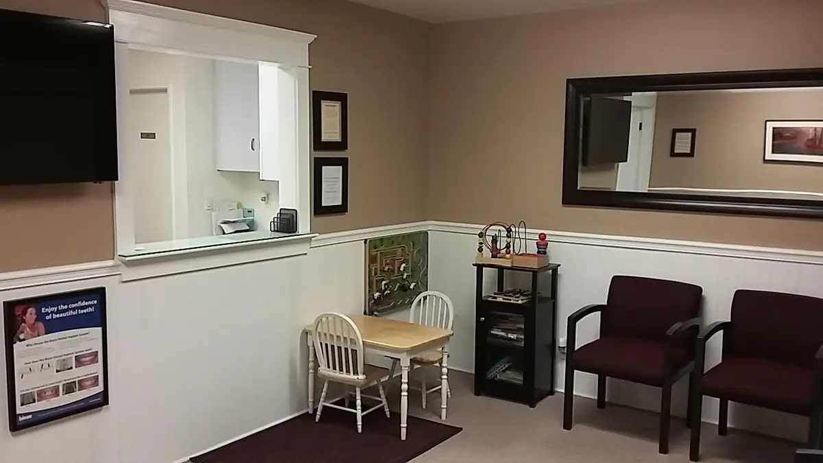 Reception at Jeffrey C. Murphy DDS, Glendora, Glendora