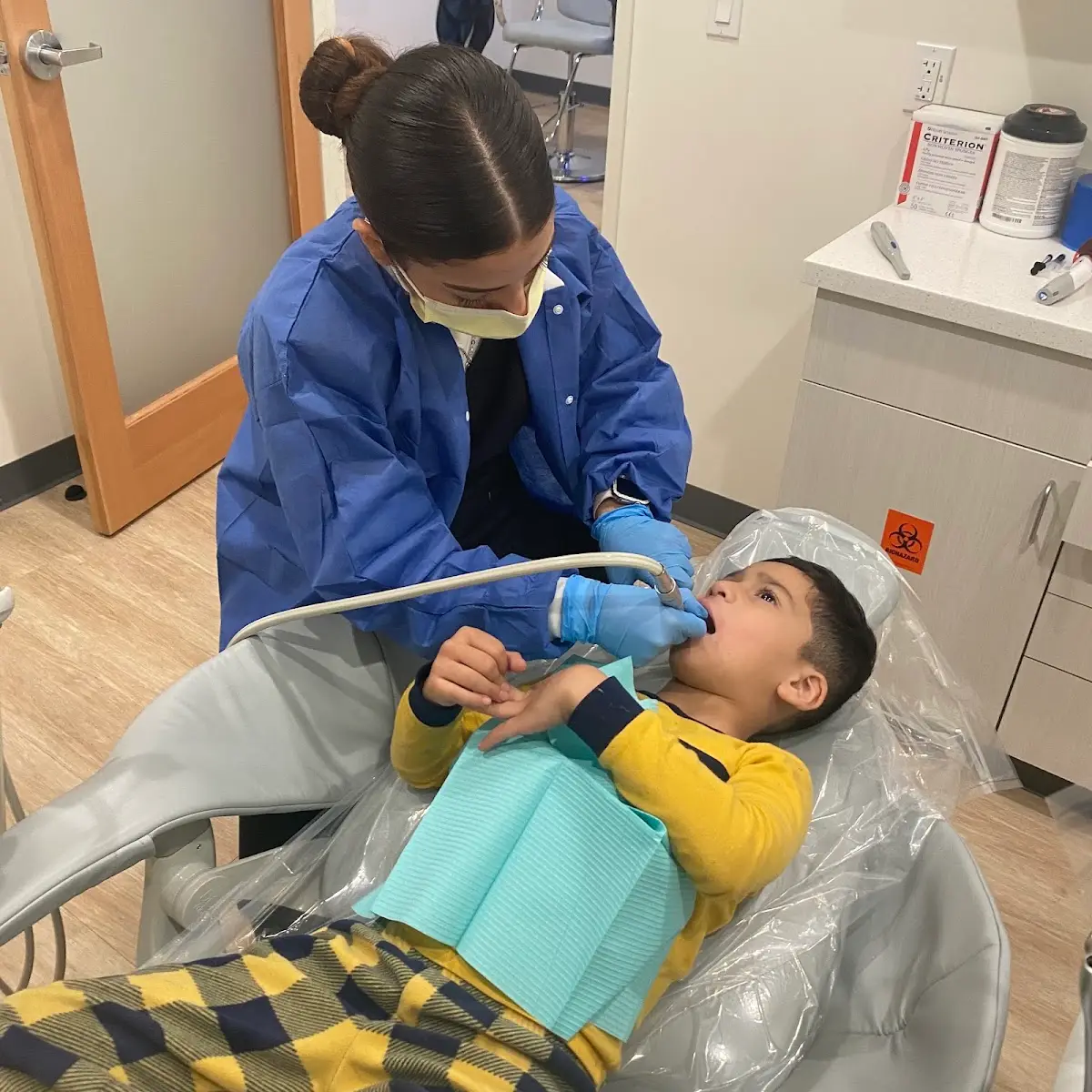 Front entrance of Kids Dental Crew - Dr. Brittany Su, Reseda, Reseda