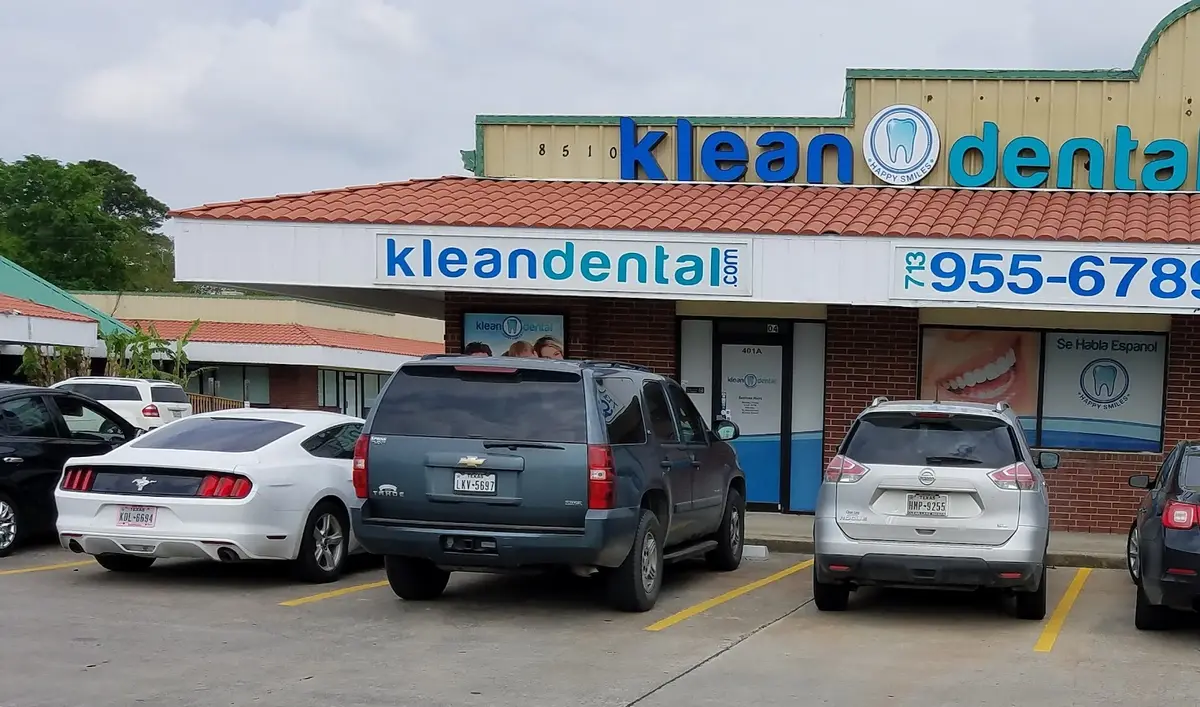 Waiting area at Klean Dental: Nathan Nussenbaum, DDS, Hobby, Houston