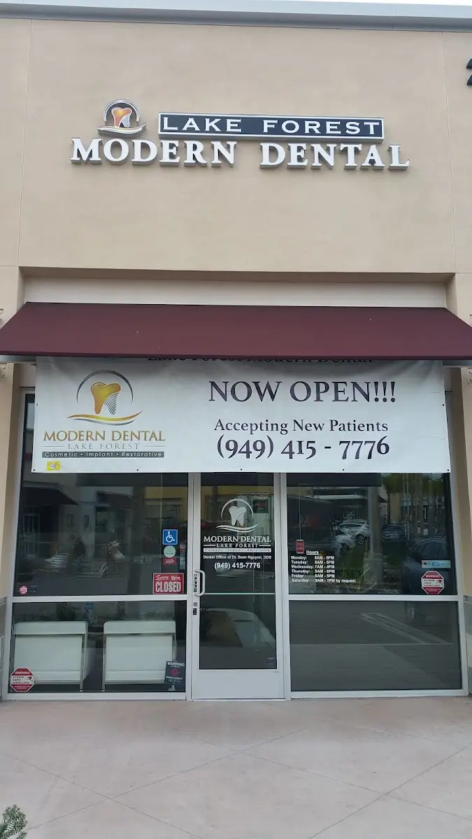 Front entrance of Lake Forest Modern Dental, Lake Forest, Lake Forest