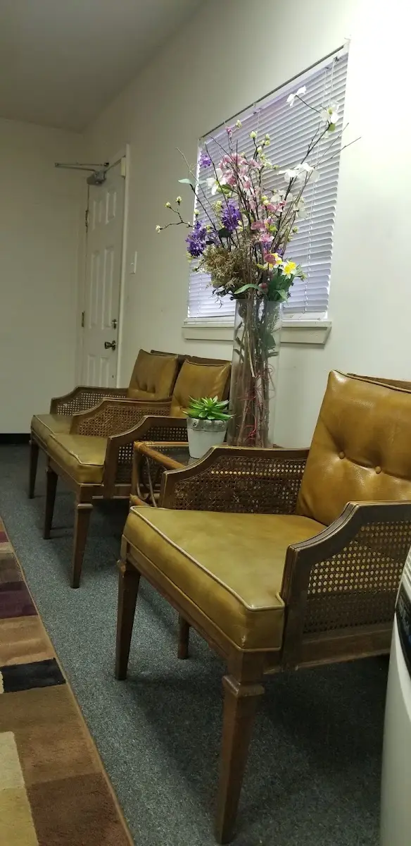 Front entrance of Lindale Dental/ IL HUR DDS, Houston Heights, Houston