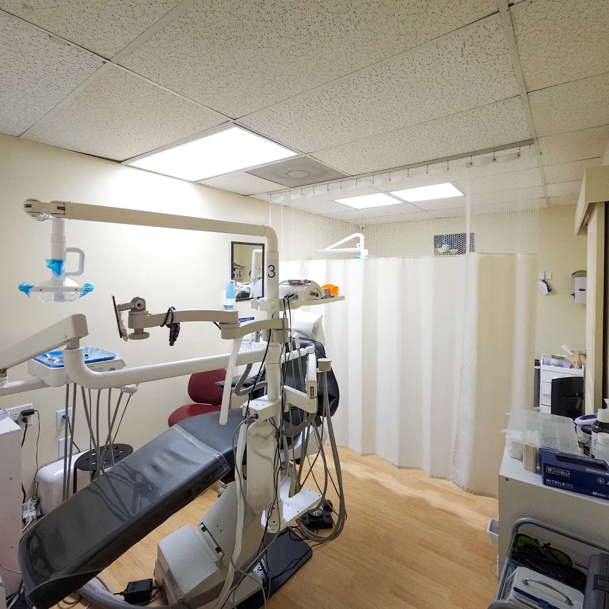 Front entrance of Link Dental Excellence, Venice, Los Angeles