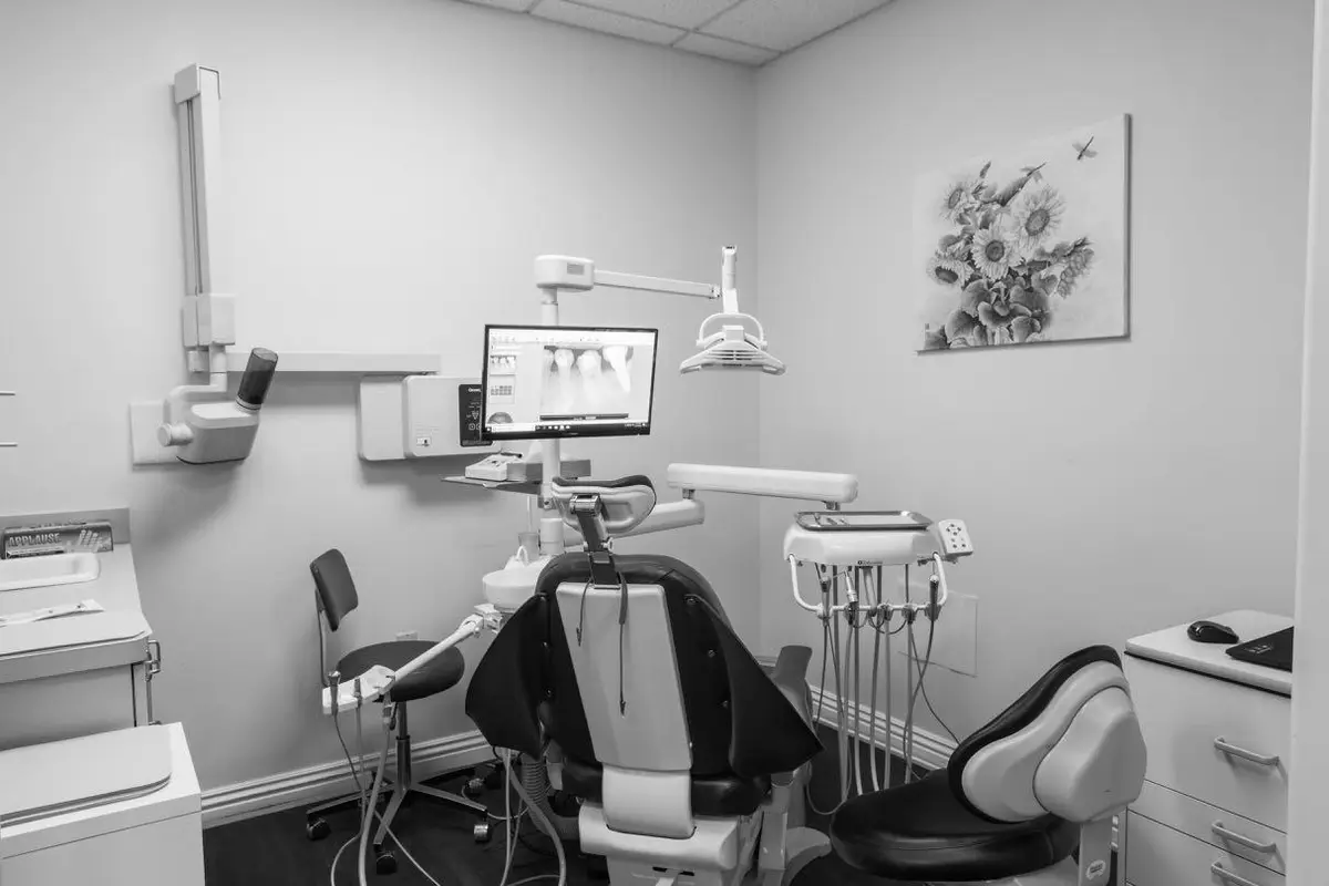 Waiting area at Los Angeles Center For Endodontics, Koreatown, Los Angeles