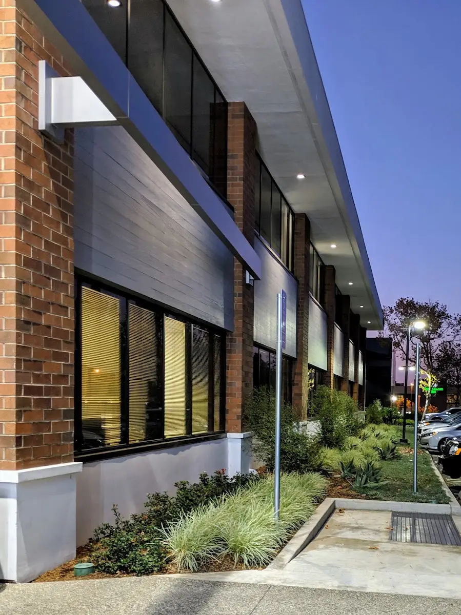 Front entrance of Lukasz A. Gorski DDS, Lake Forest, Lake Forest