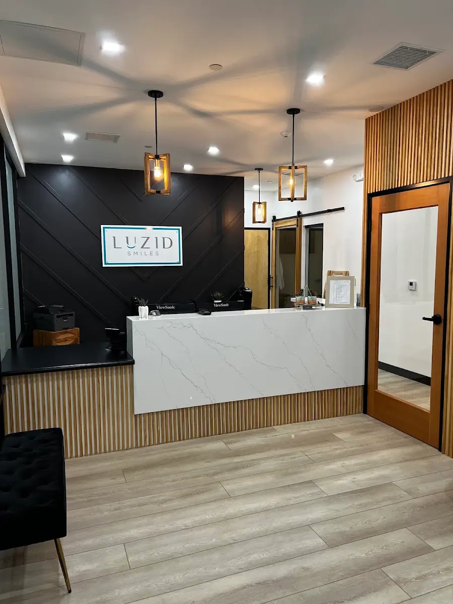Front entrance of Luzid Smiles, Whittier, Whittier