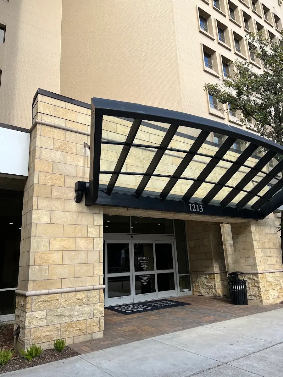 Front entrance of Museum District Endodontics, Museum District, Houston